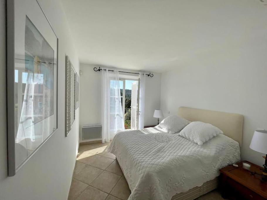 Charmantes Haus Im Golf Club Saint Tropez المظهر الخارجي الصورة