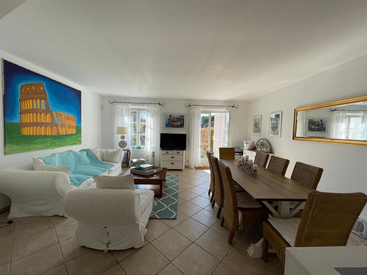 Charmantes Haus Im Golf Club Saint Tropez المظهر الخارجي الصورة