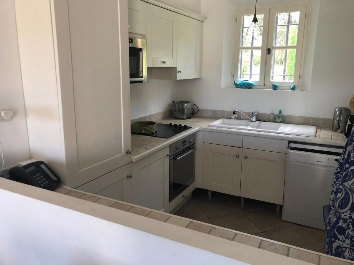 Charmantes Haus Im Golf Club Saint Tropez المظهر الخارجي الصورة
