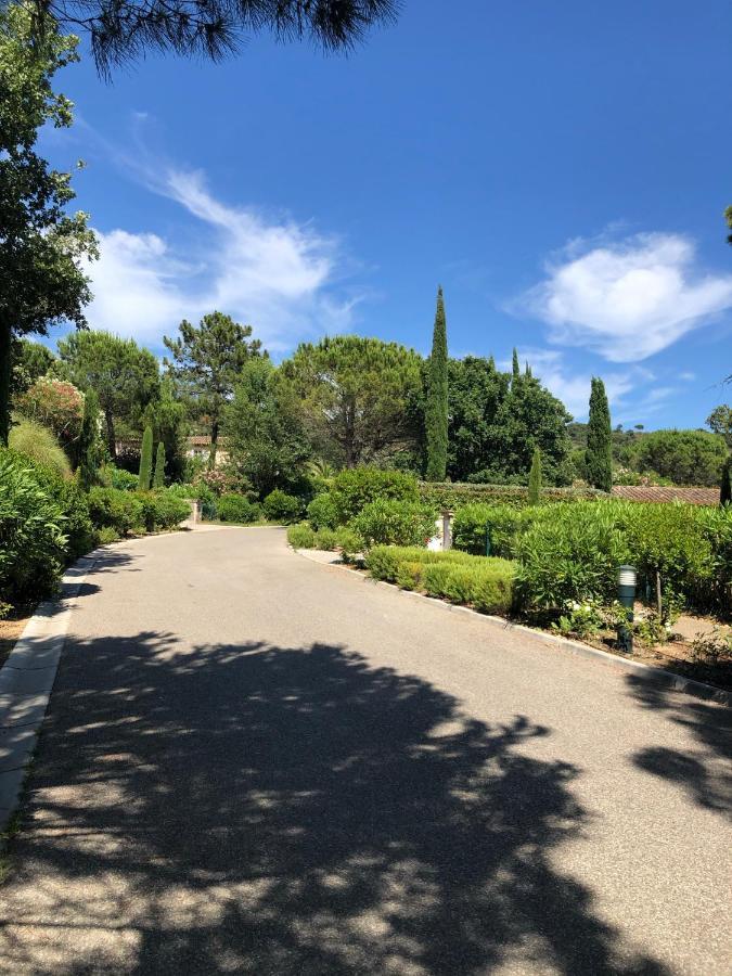 Charmantes Haus Im Golf Club Saint Tropez المظهر الخارجي الصورة