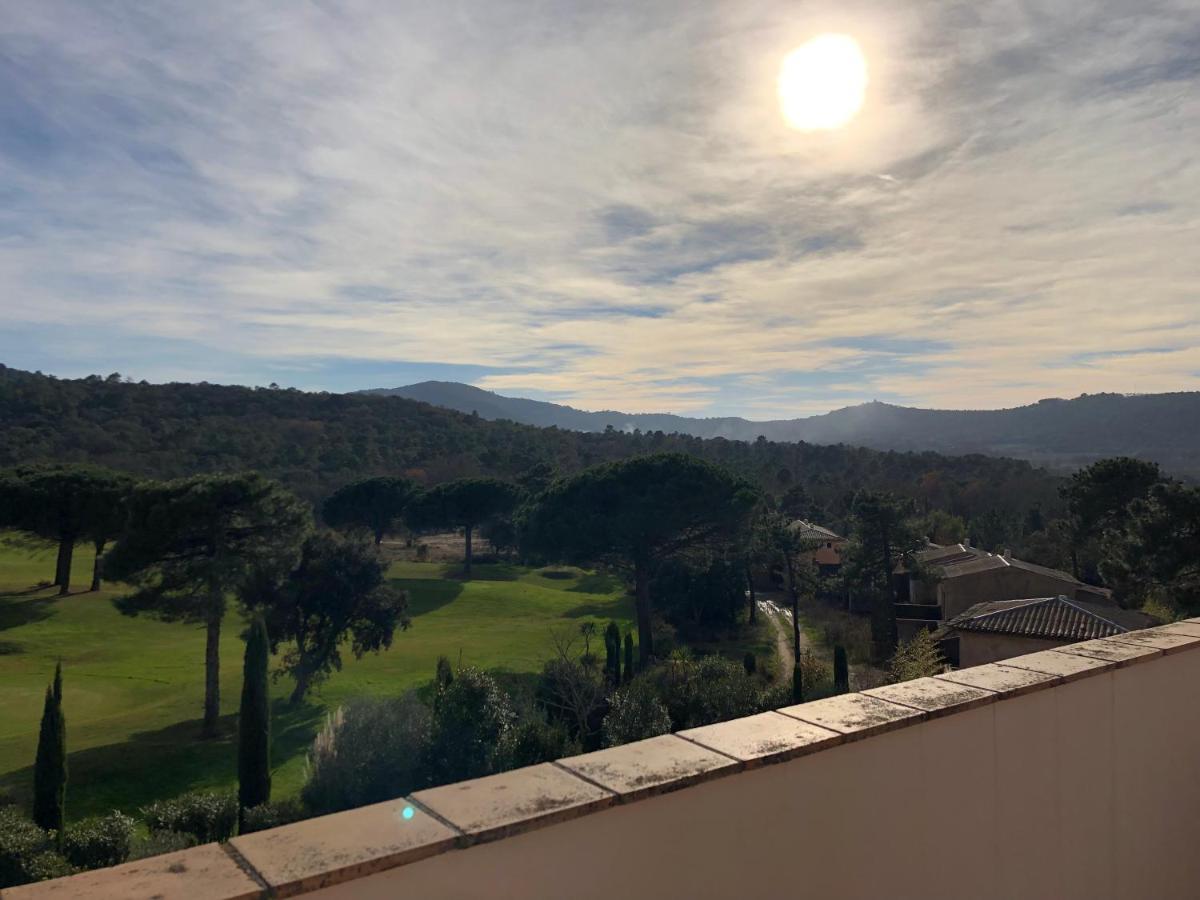 Charmantes Haus Im Golf Club Saint Tropez المظهر الخارجي الصورة
