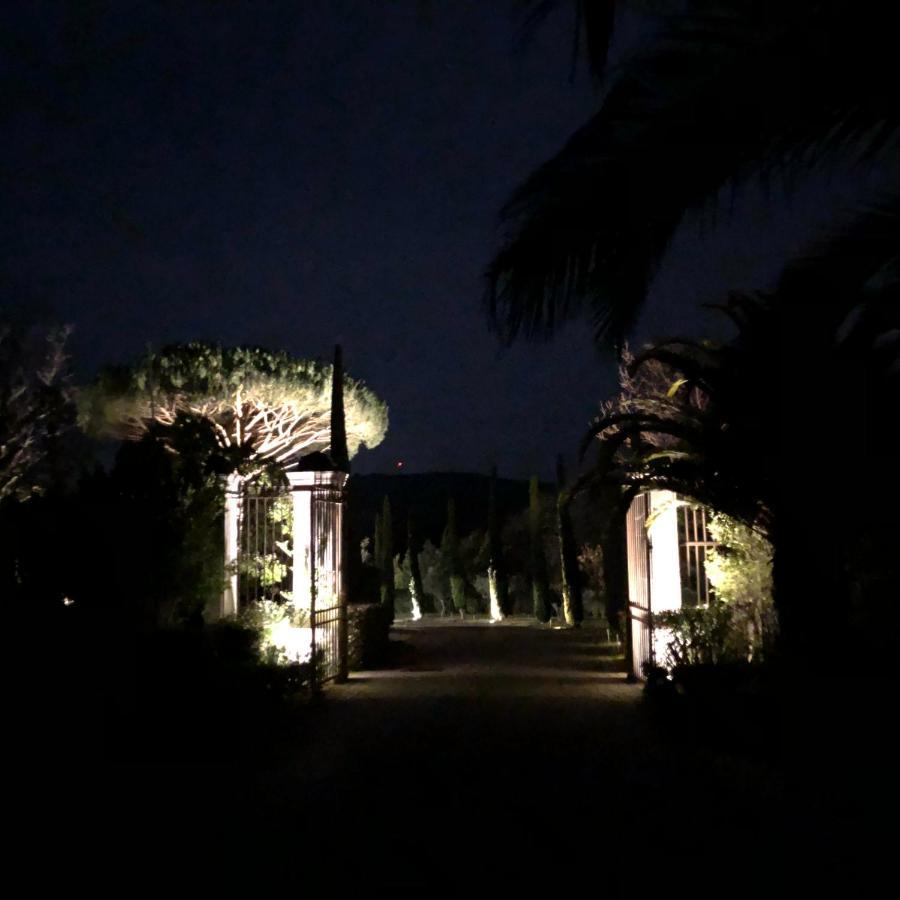 Charmantes Haus Im Golf Club Saint Tropez المظهر الخارجي الصورة